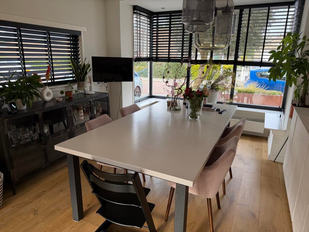 Eettafel met licht blad en donkere poten, Huis en Inrichting, Gebruikt, Vier personen, Rechthoekig, 50 tot 100 cm