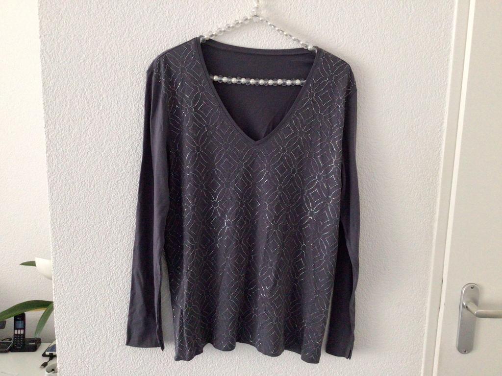 Eac grijze longsleeve glimmend patroon maat 42, Maat 42/44 (L), Ophalen of Verzenden, Zo goed als nieuw, Lange mouw