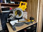 DeWalt DCS778 afkortzaag flexvolt incl 2 accu’s en lader, 70 mm of meer, Ophalen of Verzenden, Zo goed als nieuw, Afkortzaag