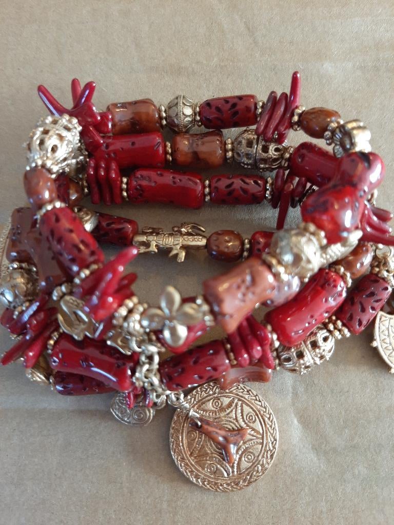 Bohemian armband  rood/zalmkleurig imitatie koralen stenen, Overige materialen, Nieuw, Ophalen of Verzenden, Met bedels of kralen