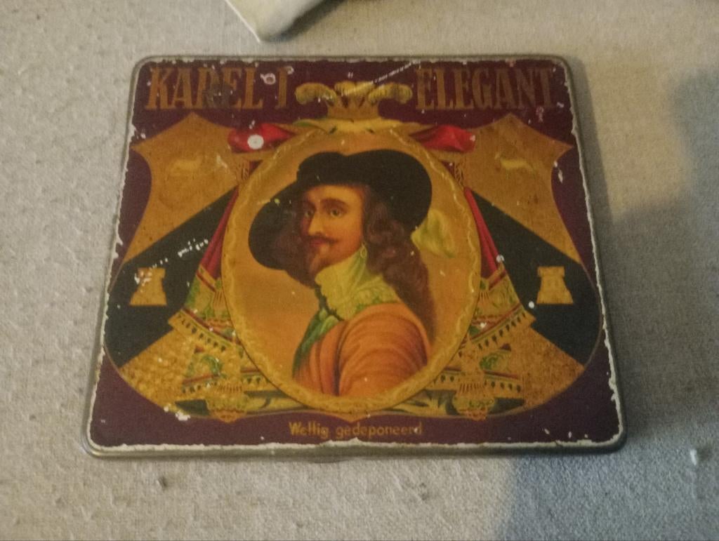Oud sigarenblik Karel I Elegant, Verzamelen, Blikken, Ophalen of Verzenden