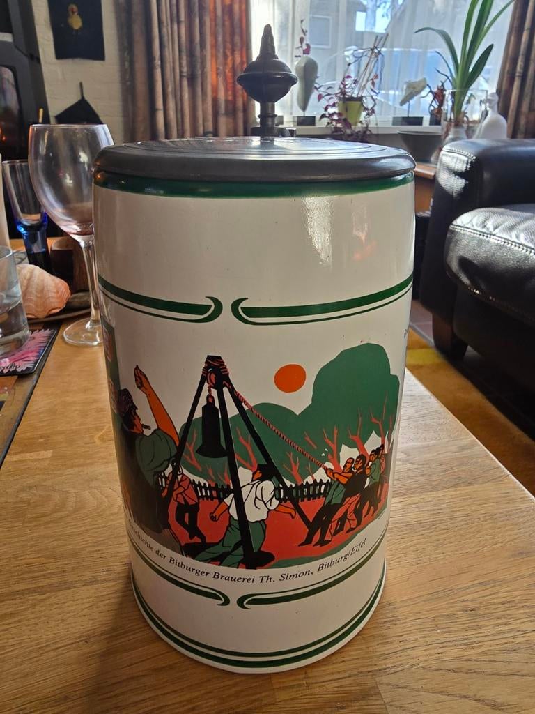 BITBURG Jahreskrug 1988  der Bitburger Brauerei, Verzamelen, Ophalen