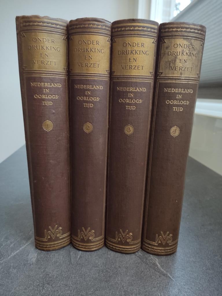 Nederland in Oorlogstijd - Onderdrukking en Verzet, Boeken, Ophalen of Verzenden