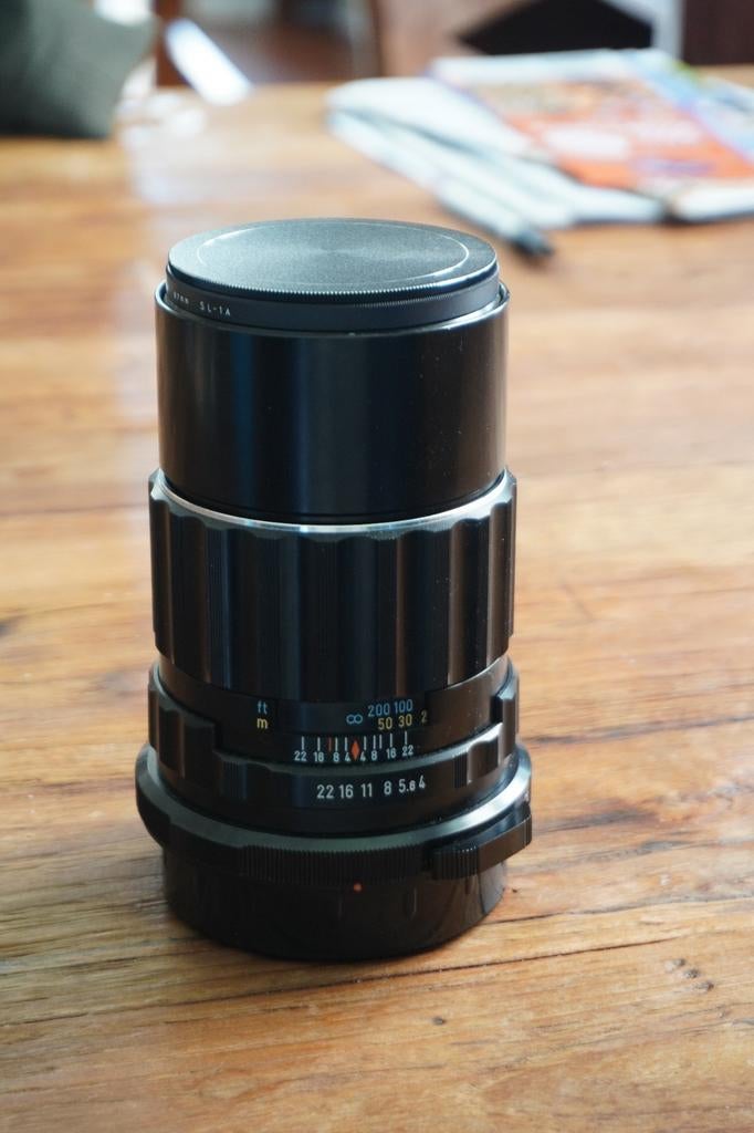 Takumar 6x7 lens 200mm F/4 met skylight filter en doppen, Ophalen, Zo goed als nieuw, Telelens