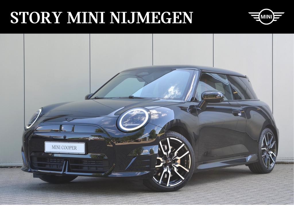 MINI Hatchback Cooper E / JCW / Pakket XL / 18 inch JCW Lap, Auto's, Mini, Bedrijf, Te koop, Cooper, Adaptive Cruise Control, Alarm