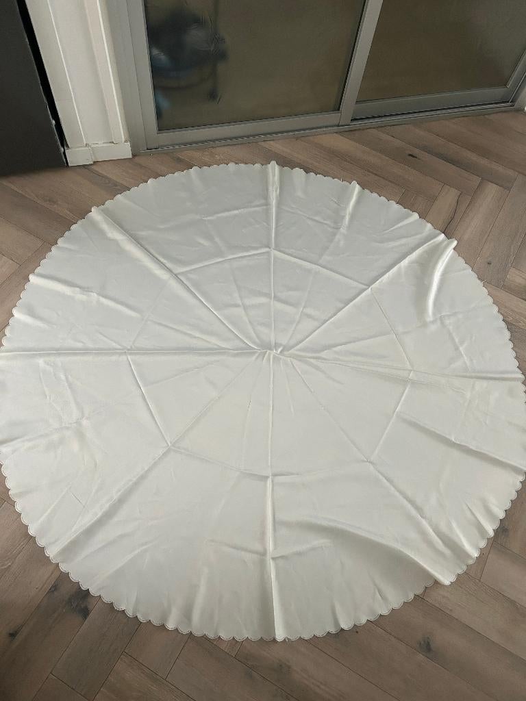Tafelkleed rond creme, Huis en Inrichting, Ophalen of Verzenden, Gebruikt, Rond, Binnen