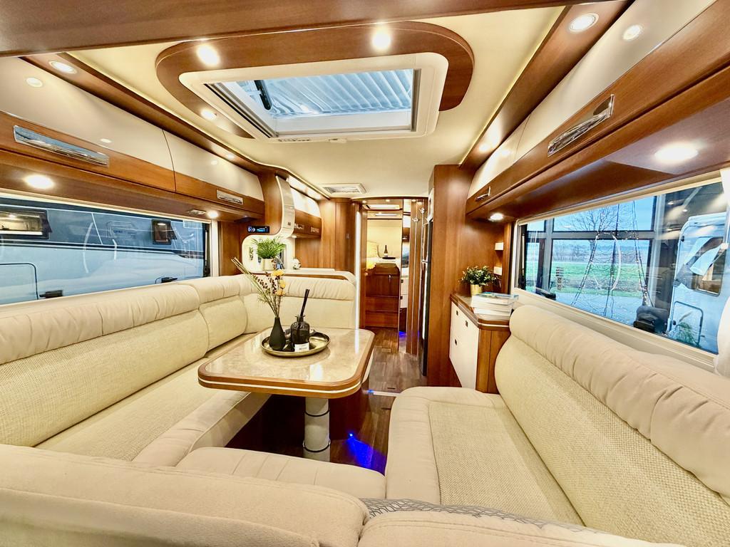 Carthago Liner for two 53 Automaat 4-pers ! Airco Trekhaak,, Caravans en Kamperen, Campers, Info@trmbv.nl, 7 tot 8 meter, Bedrijf