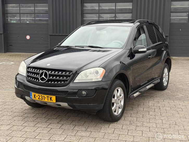 Mercedes M-klasse 350 Benzine, Auto's, Mercedes-Benz, Bedrijf, Te koop, M-Klasse, 4x4, Airbags, Airconditioning, Centrale vergrendeling