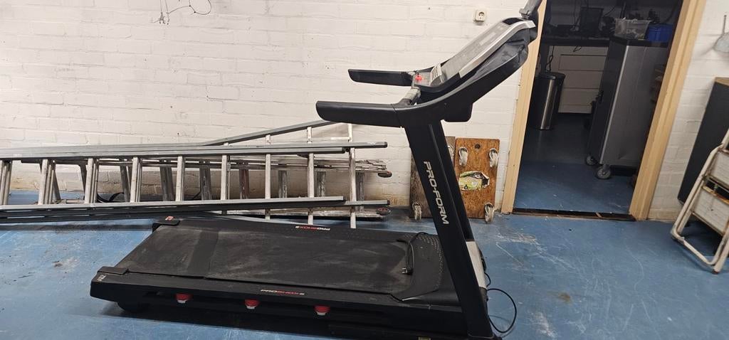 Pro-Form Loopband - Ideaal voor thuisworkouts, Sport en Fitness, Fitnessapparatuur, Ophalen