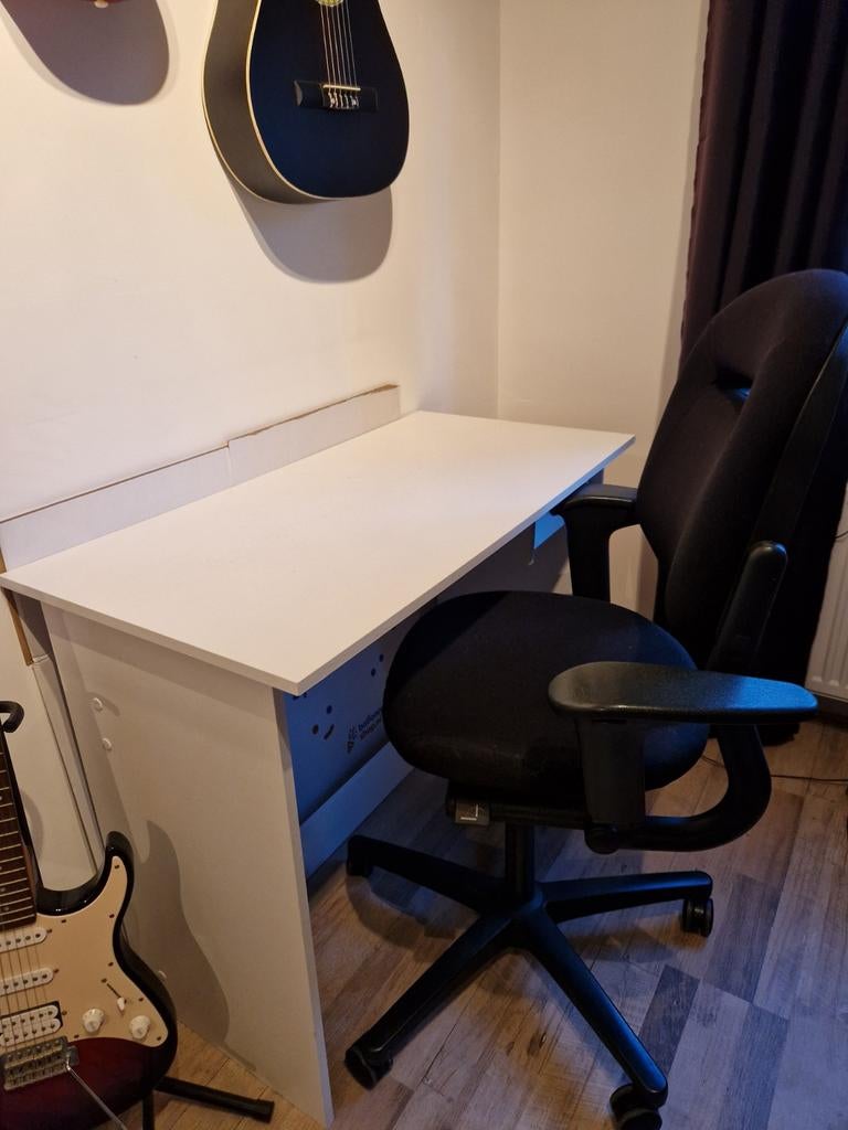 Wit bureau met lade - Ideaal voor thuiswerk of studie, Ophalen, Gebruikt