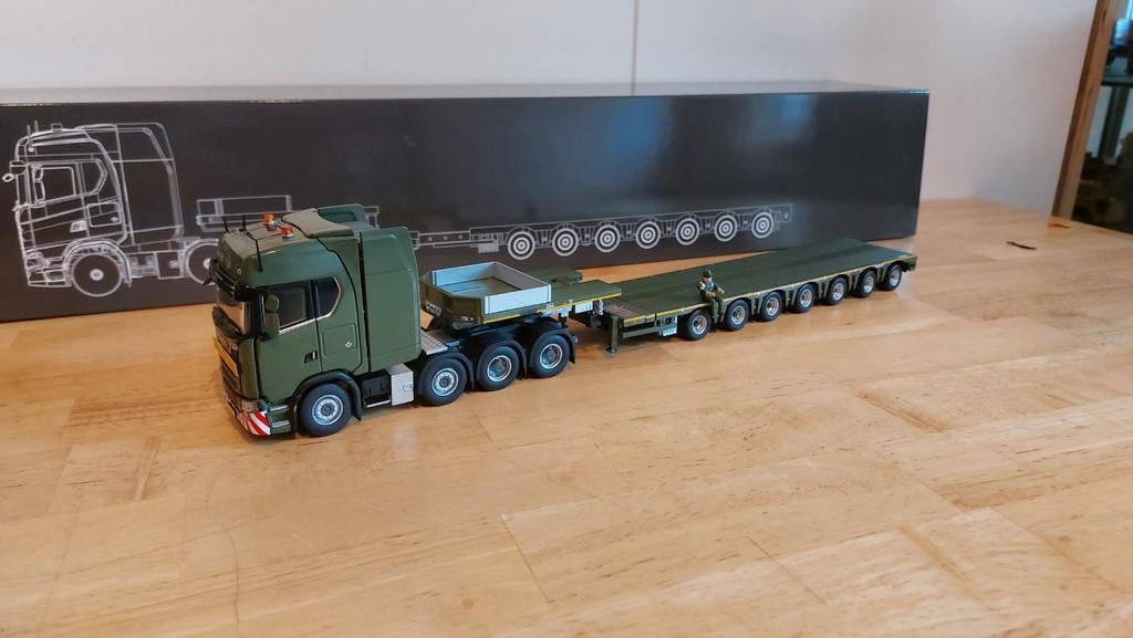 Scania S 660  (military) green line, Ophalen of Verzenden, Zo goed als nieuw, Bus of Vrachtwagen