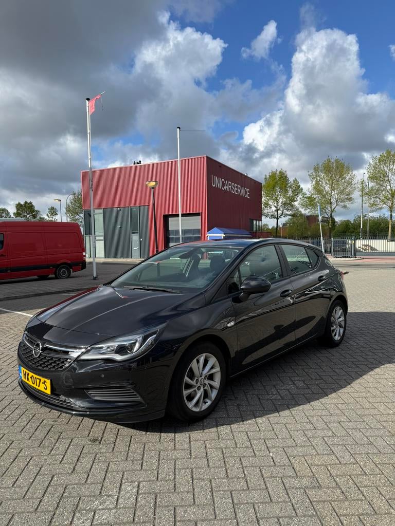 Opel Astra 1.4 Turbo 110KW 5D 2015 Zwart, Auto's, Opel, Particulier, Astra, Airbags, Airconditioning, Alarm, Apple Carplay, Bluetooth