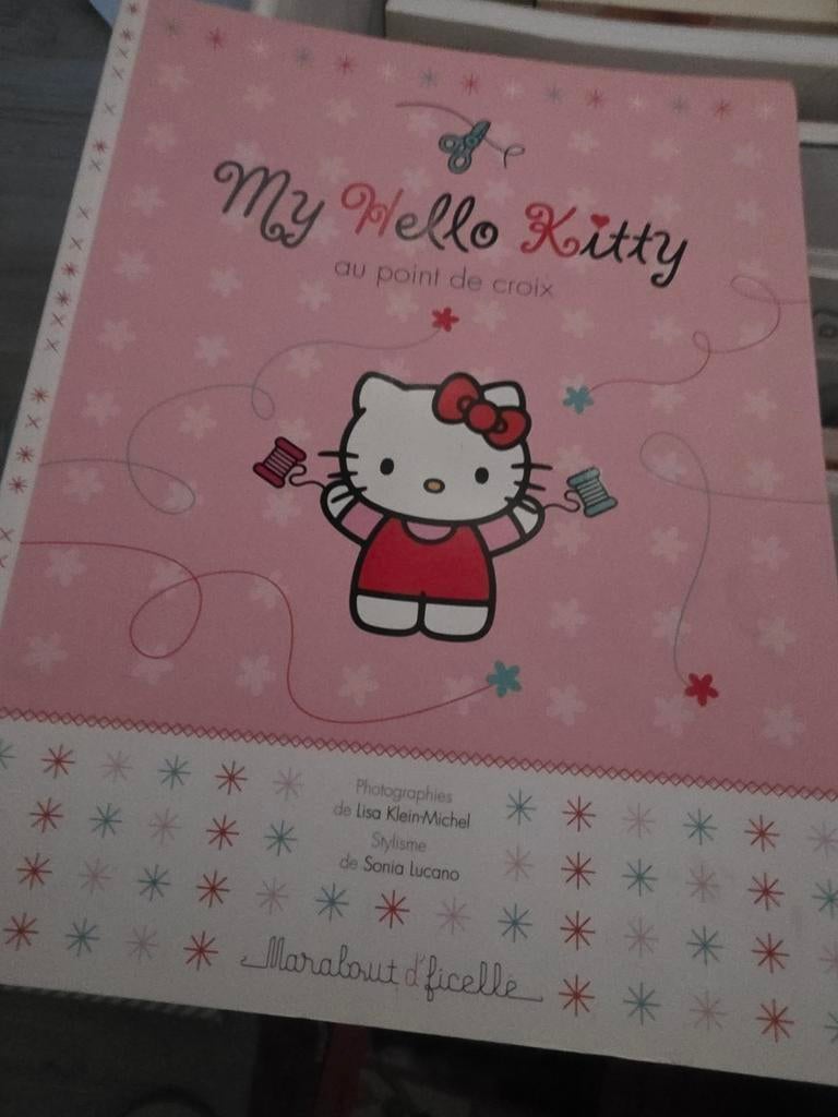 My Hello Kitty borduurboek - Meer dan 100 motieven, Ophalen of Verzenden, Zo goed als nieuw, Handborduren, Patroon