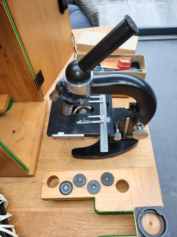 Vintage Biologische Microscoop met Houten Koffer, Audio, Tv en Foto, Optische apparatuur | Microscopen, Gebruikt, Biologische microscoop