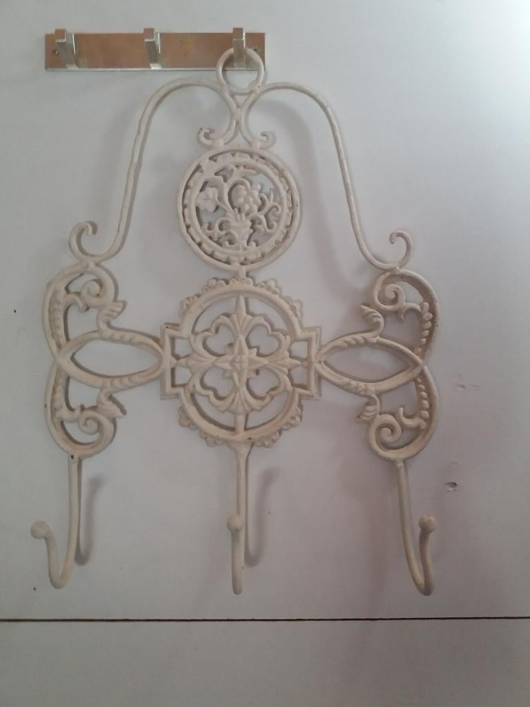 Brocante kapstok cremekleurig metaal, Wandkapstok, Gebruikt, Ophalen of Verzenden, Minder dan 100 cm