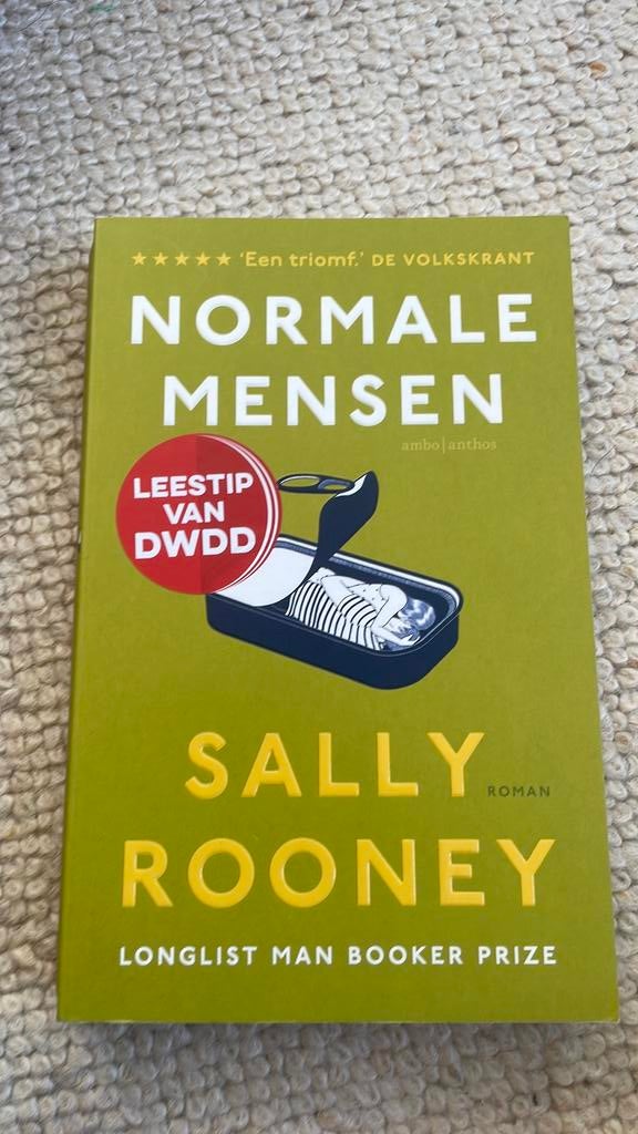 Sally Rooney - Normale mensen, Ophalen of Verzenden, Zo goed als nieuw, Sally Rooney
