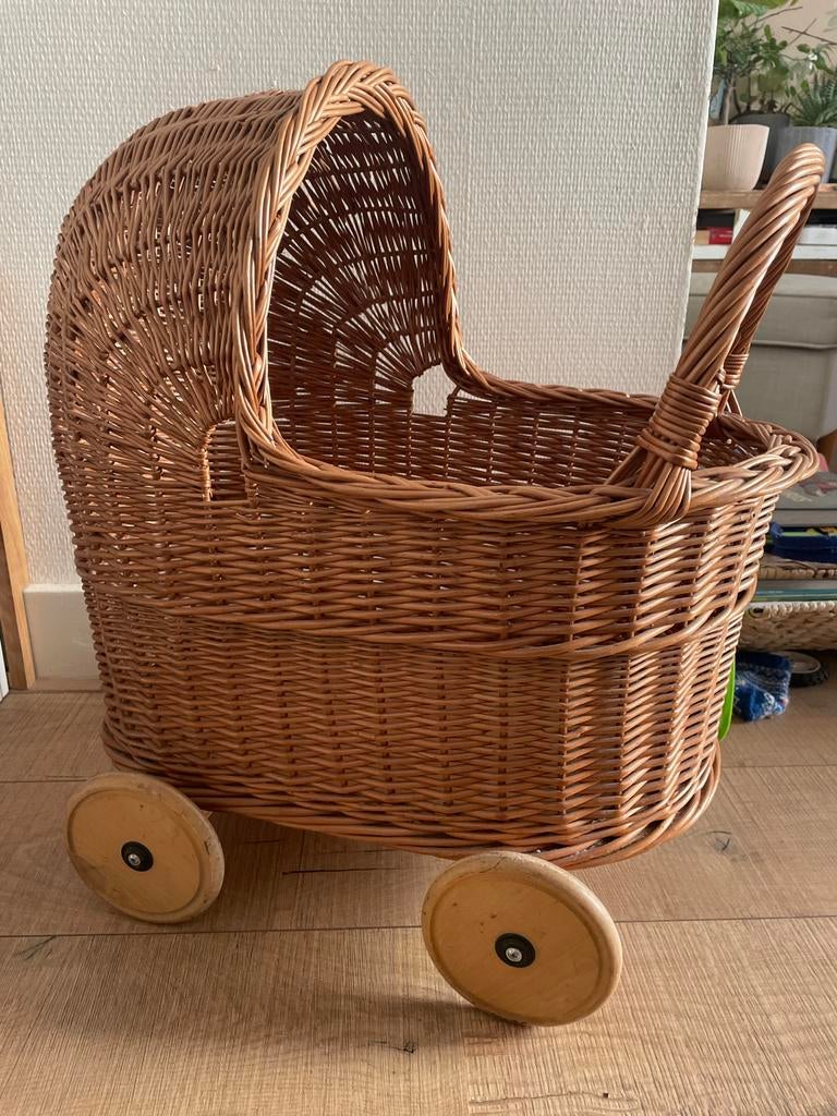 Vintage rieten poppenwagen met houten wielen, Ophalen, Gebruikt, Jongen of Meisje