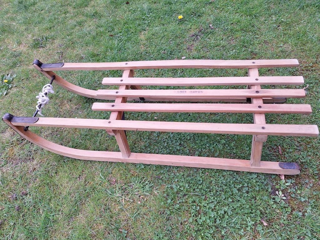 Davos Hadee houten slee, Ophalen, Gebruikt, Hout