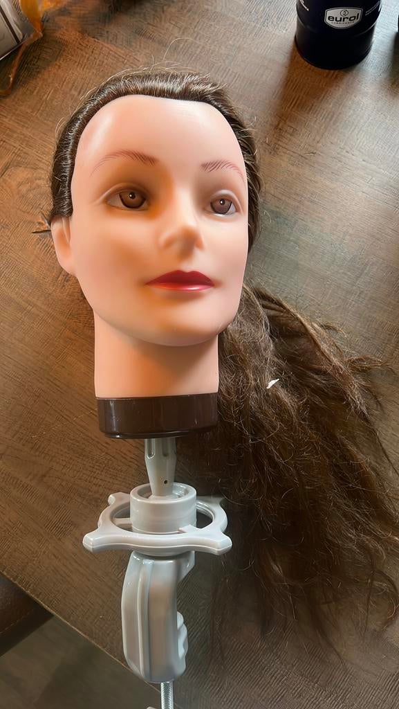 Kappers oefenpop, Ophalen, Zo goed als nieuw, Meerdere media