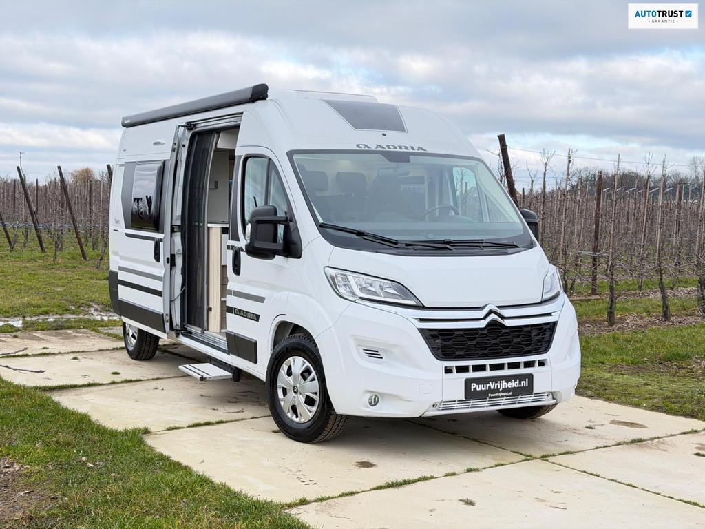 Adria Twin Plus 600 Solar / 2 jaar garantie, Caravans en Kamperen, Campers, Buscamper of Camperbus, Bedrijf, Tot en met 3, Adria