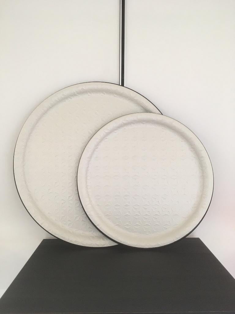 Nieuw | Plateau - Dienblad met Antislip Limo Kit wit 45cm, Huis en Inrichting, Woonaccessoires | Dienbladen, Ophalen, Nieuw, Rond