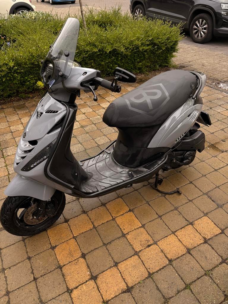 Piaggio Zip 4t 80cc, Fietsen en Brommers, Scooters | Piaggio, Ophalen, Maximaal 45 km/u, Zip, Zo goed als nieuw