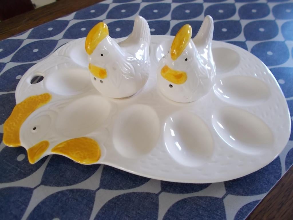 🥚Eierschaal kip,peper en zout kipjes,eierbord, Huis en Inrichting, Keuken | Servies, Ophalen of Verzenden, Overige stijlen, Aardewerk