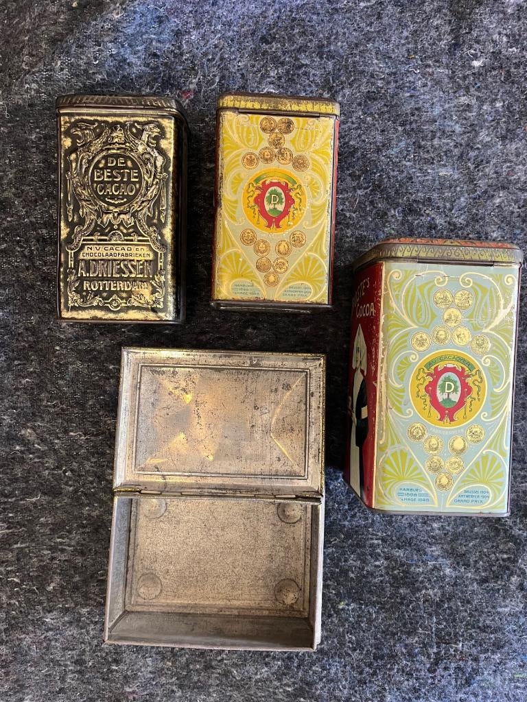 diverse oude trommels/blikken, Ophalen