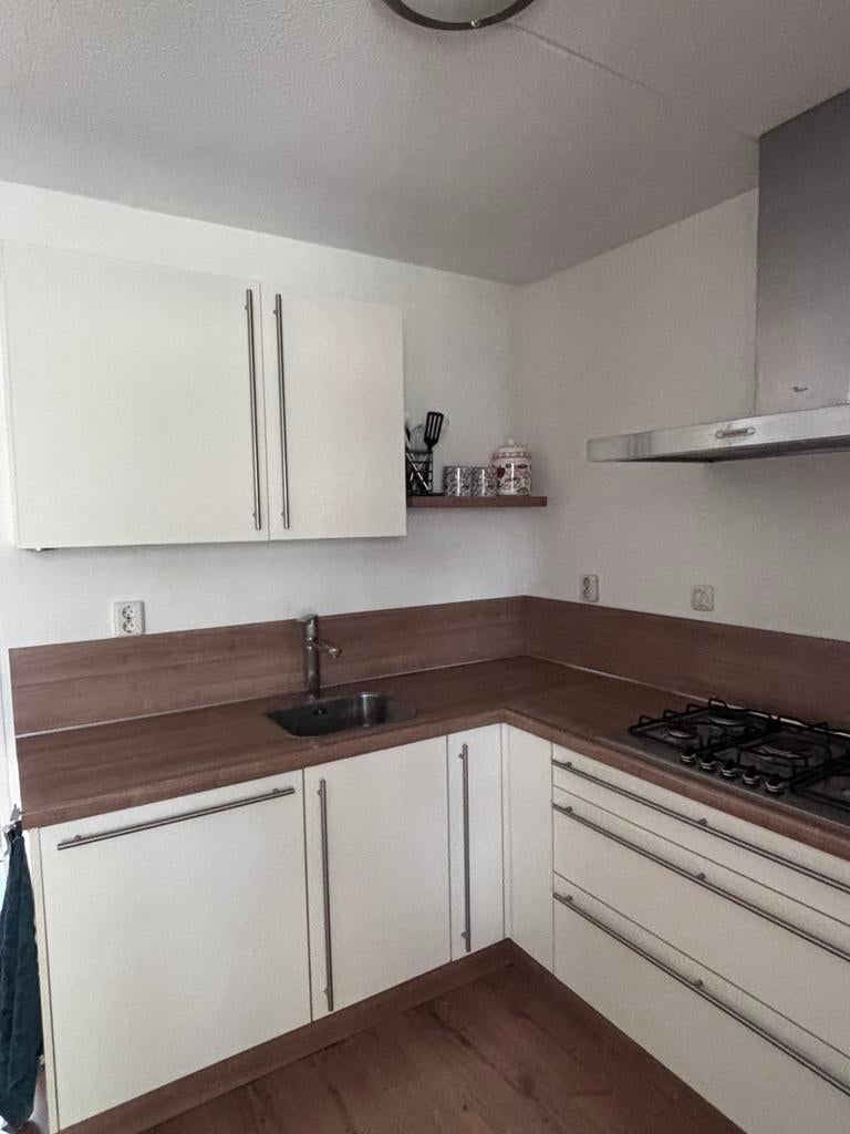 Complete keuken met apparatuur, Huis en Inrichting, Keuken | Complete keukens, Ophalen, Zo goed als nieuw, Graniet of Steen, Hoekkeuken