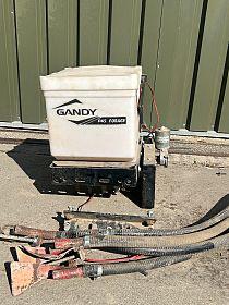 Gezocht Gandy granulaatstrooier (alle staten), Ophalen of Verzenden, Tuinaarde