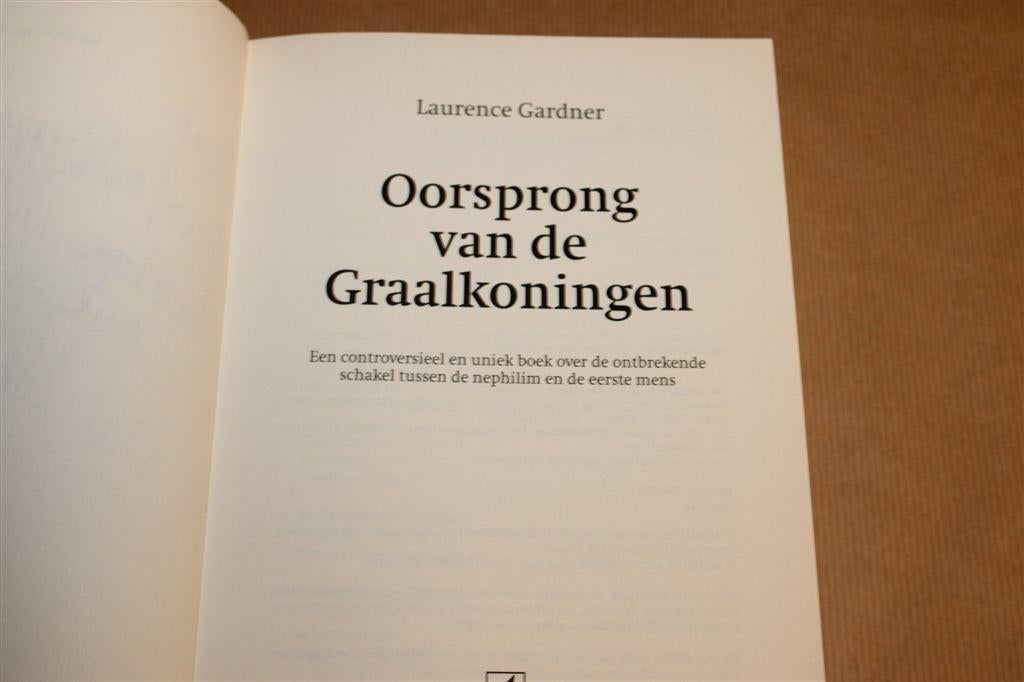 Oorsprong van de Graalkoningen — Nephilim & Mensheid Theorie, Ophalen of Verzenden, Gelezen, Overige onderwerpen, Achtergrond en Informatie