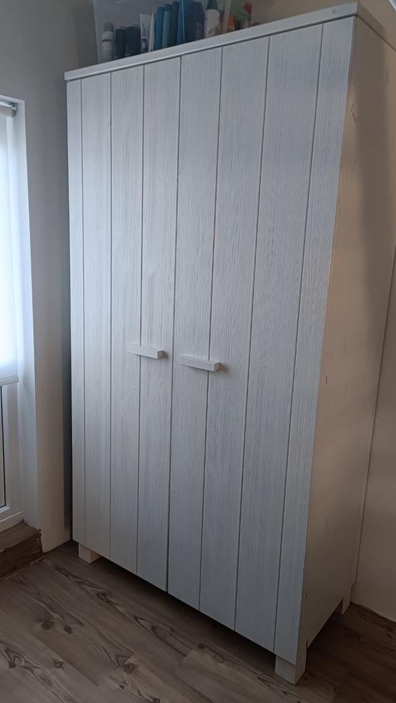 Gratis af te halen kledingkast hang en leg wit, Ophalen, Gebruikt, 100 tot 150 cm, 150 tot 200 cm