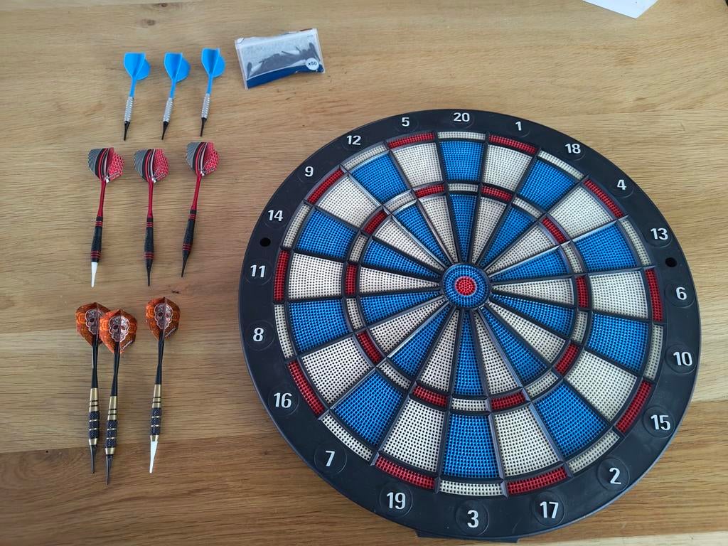 Decathlon dartboard met 3 setjes softtip pijltjes, Ophalen, Gebruikt, Dartbord, Soft tip