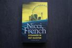 STEMMEN IN HET DUISTER.. Nicci French.. (2024), Ophalen of Verzenden, Zo goed als nieuw, Nicci French