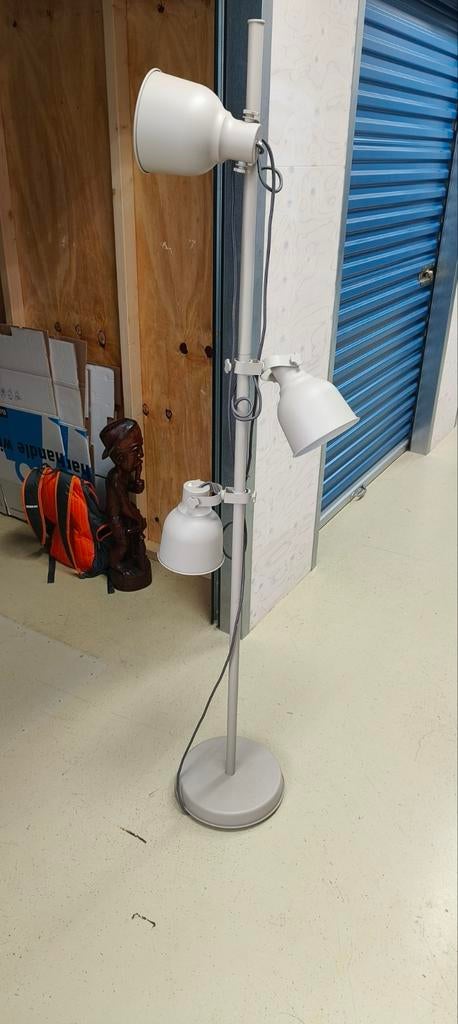 Lamp, Huis en Inrichting, Lampen | Vloerlampen, Ophalen, Kunststof, 100 tot 150 cm, Zo goed als nieuw