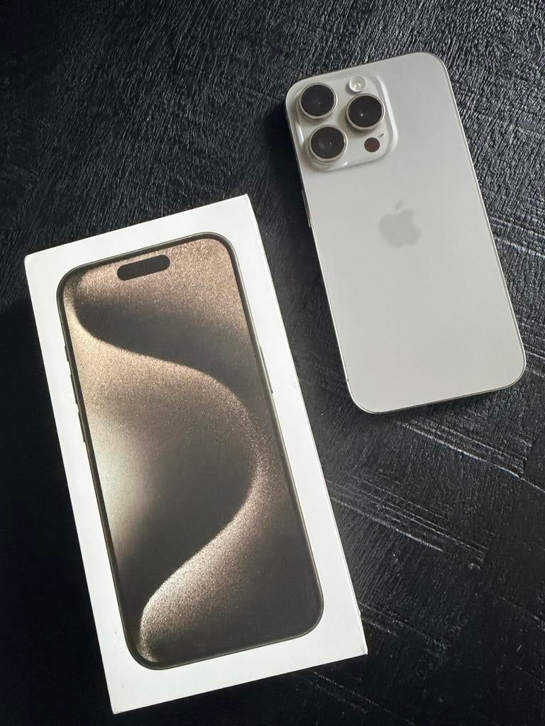 iPhone 15 Pro Titanium 128 GB – Perfecte staat + accessoires, Telecommunicatie, Mobiele telefoons | Apple iPhone, Ophalen, Zo goed als nieuw