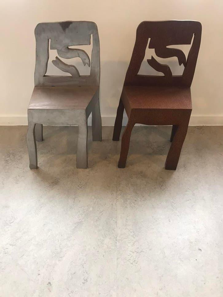 Klaas Gubbels, ijzeren stoel als object, Antiek en Kunst, Kunst | Overige Kunst, Ophalen
