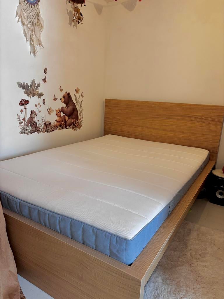Malm bed + matras nieuw 140 x 200, Ophalen of Verzenden, Zo goed als nieuw, Tweepersoons