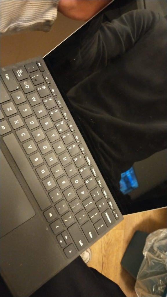 Microsoft Surface Go 2 (Geblokkeerd), 10 inch, Ophalen of Verzenden, Zo goed als nieuw, 128 GB