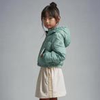 Moncler zachtgroene donsjas lente meisje maat 10, Moncler EU, Zo goed als nieuw, Moncler, Customercare@moncler.com