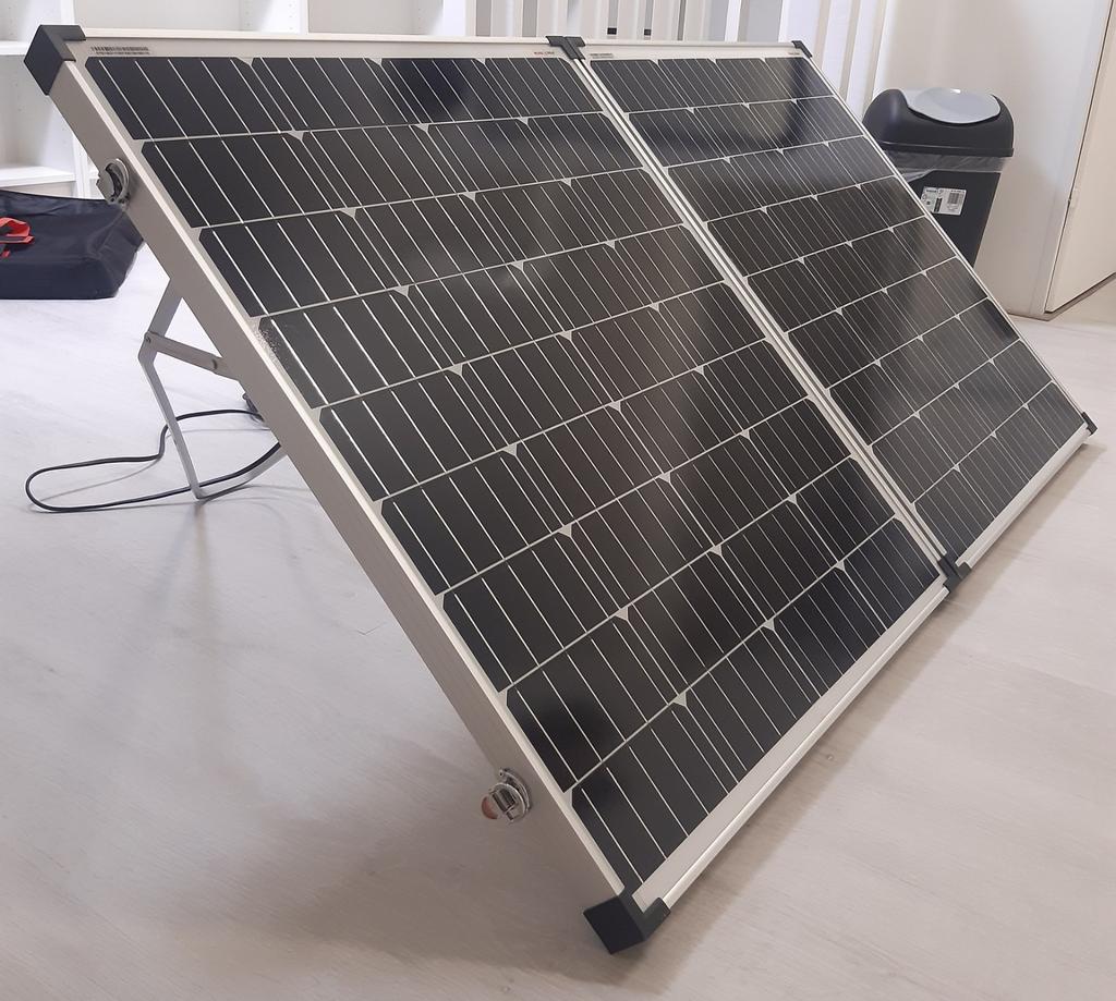 Draagbare zonnestroomset. 150 watt met 10ampere laadregelaar, Caravans en Kamperen, Ophalen, Zo goed als nieuw