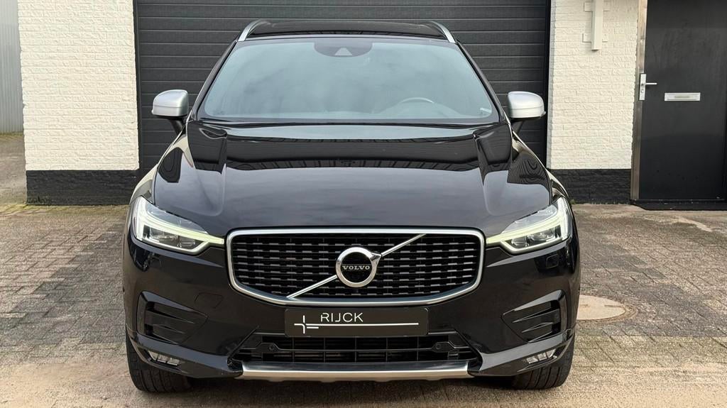 Volvo XC60 2.0 T5 AWD R-Design| Luchtvering | Pano | Camera|, Auto's, Automaat, Gebruikt, Zwart, 4 cilinders