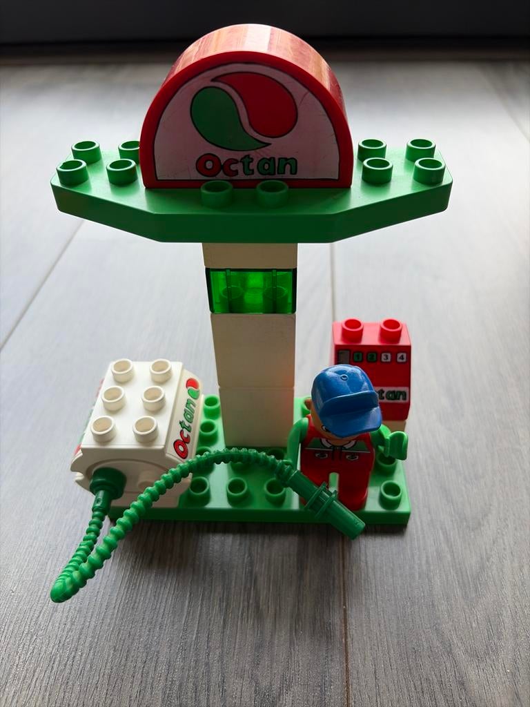 Duplo benzinepomp Octan met poppetje, Inclusief minifiguren, Gebruikt, Overige thema's, Accessoire