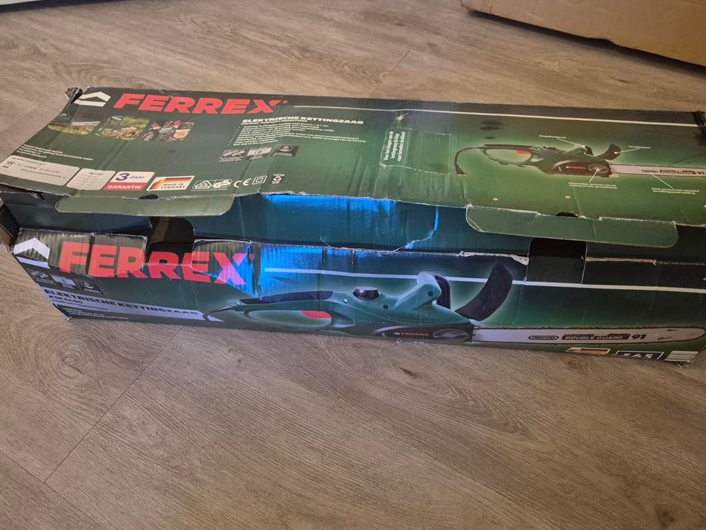 Ferrex Elektrische Kettingzaag KSE 2400 - weinig gebruikt, Doe-het-zelf en Verbouw, Gereedschap | Zaagmachines, Ferrex, 70 mm of meer