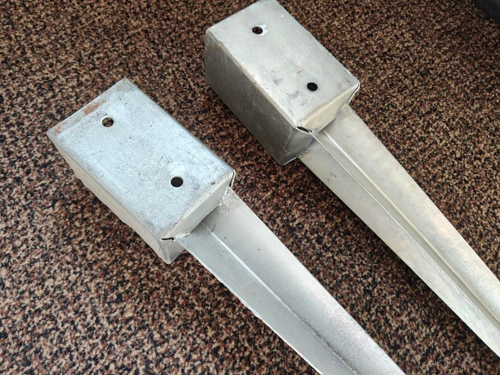 2x Paalhouder met punt - 9 x 9 x 75 cm - verzinkt, Ophalen of Verzenden, IJzer