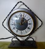 Vintage Elektrische Klok van het merk NUFA., Verzenden, Gebruikt, Analoog, Wekker of Tafelklok