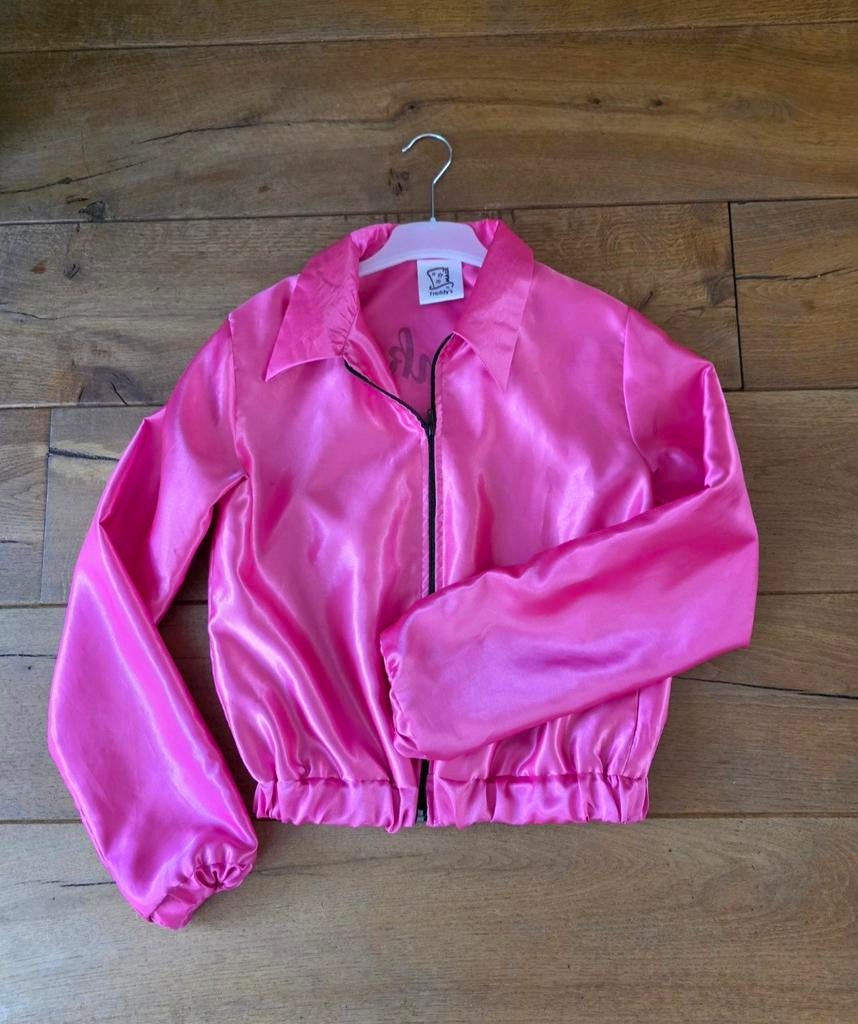 Meiden roze jas musical pink ladies Grease, Kinderen en Baby's, Kinderkleding | Maat 170, Ophalen of Verzenden, Zo goed als nieuw