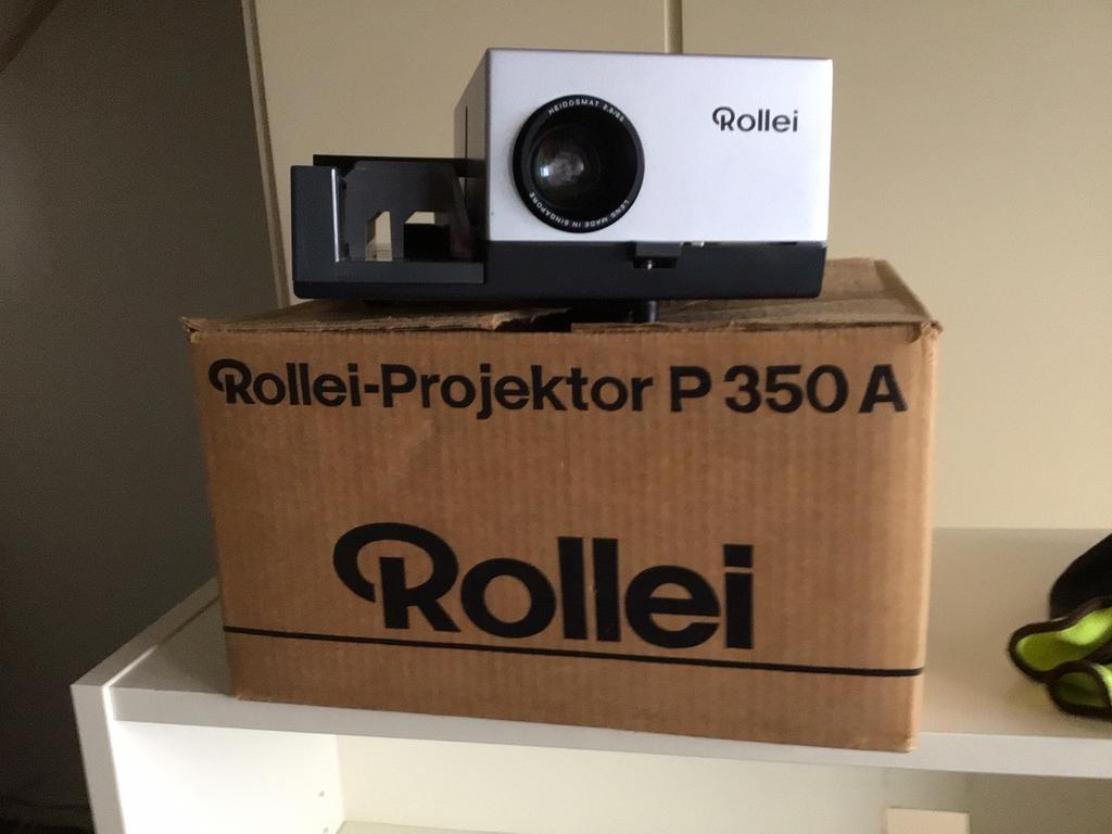 Rollei diaprojector P 350 A, Ophalen of Verzenden, Gebruikt, Met scherm