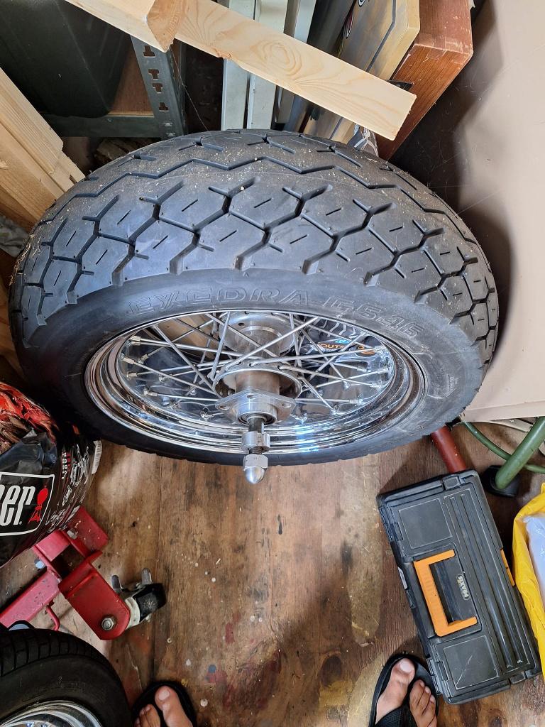 15inch wide-rim achterwiel 19mm as ongebruikte band, Ophalen, Nieuw