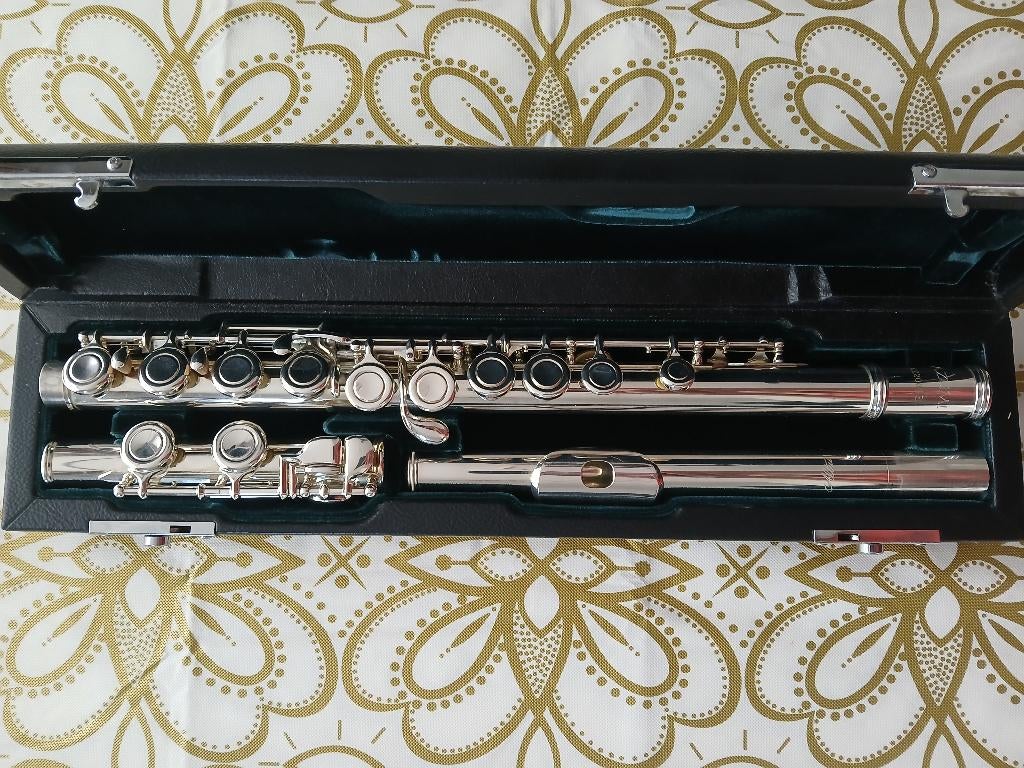 Azumi AZ2000E Altus silverhead dwarsfluit, Muziek en Instrumenten, Blaasinstrumenten | Dwarsfluiten en Piccolo's, Ophalen of Verzenden